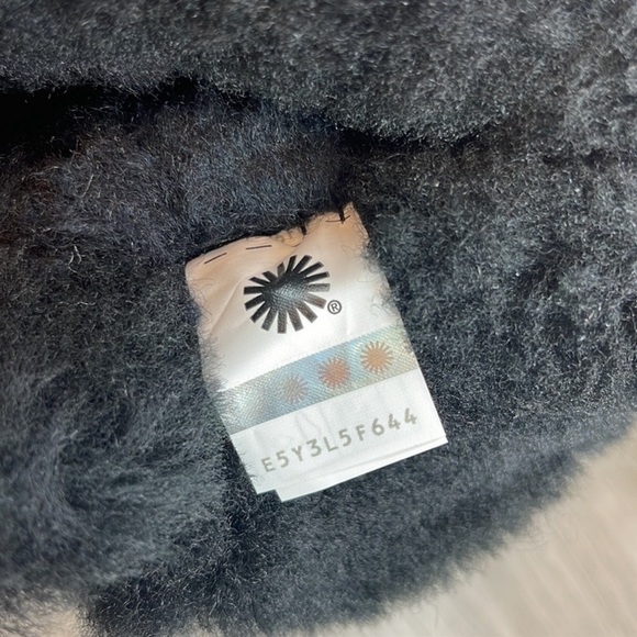 🍁UGG🍁 CLASSIC MINI TWIST BOOTS - Picture 6 of 10